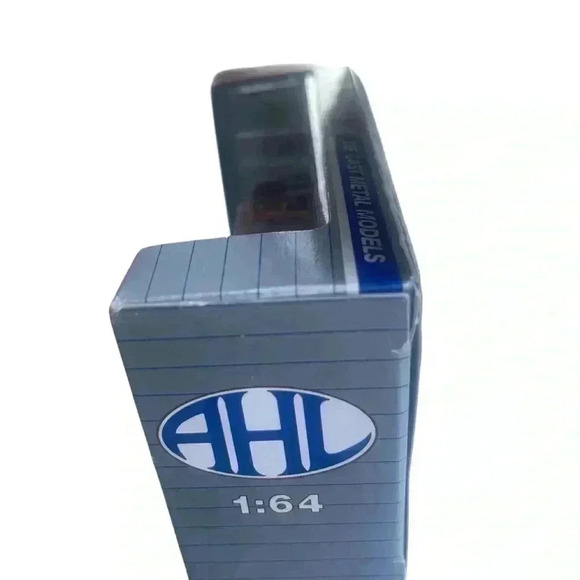 AHL American Highway Legends
Hershey's vintage truck 1:64 New Die
Cast Models - Picture 3 of 13